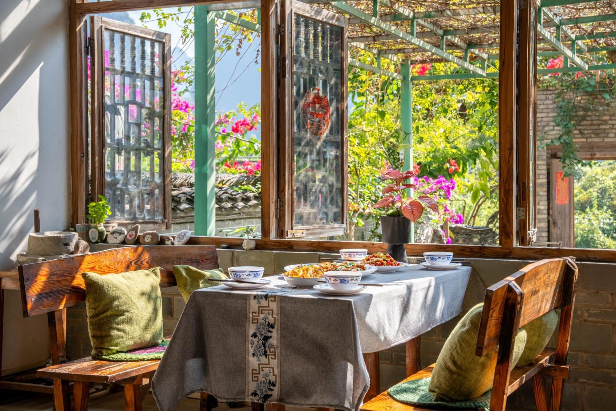 Leisure Courtyard Hotel Yangshuo-Free Shuttle Bus To Yangshuo Station Stay 2 Nights One Way Ngoại thất bức ảnh